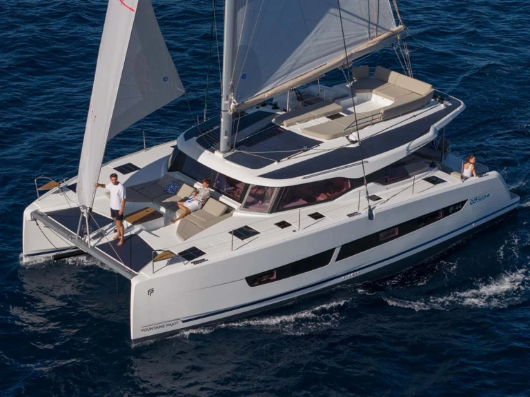 Hire a Fountaine Pajot Fountaine Pajot FP 44 Quatuor - 4 + 2 cab. Šibenik