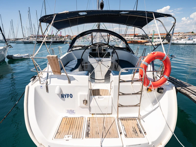 Sailboat hire in Pirovac - Bénéteau Oceanis 411 Clipper