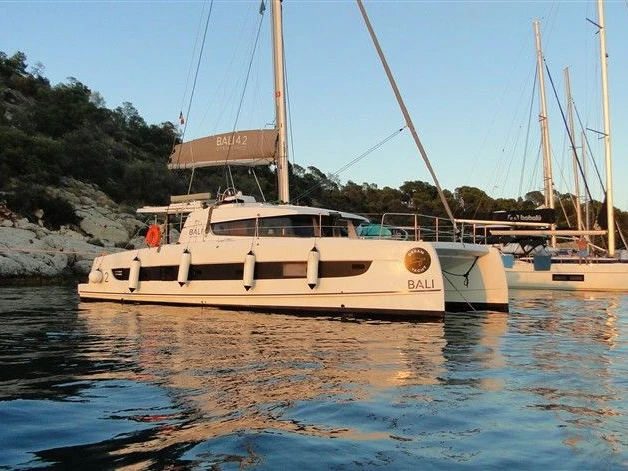 Hire a Bali Bali 4.2 Alimos