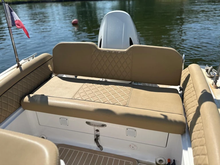Salpa Salpa Soleil 20 charter bareboat or skippered in  Sanguinet