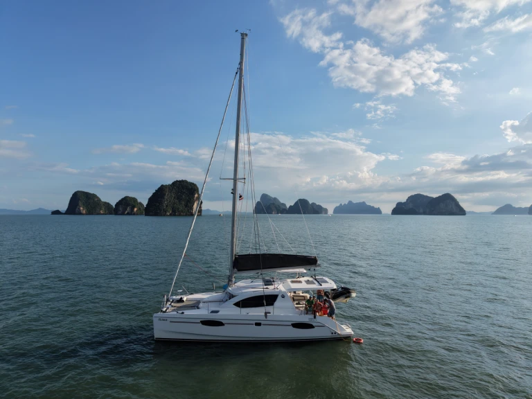 Yacht charter Mai Khao - Leopard Catamarans / Robertson & Caine Leopard 39 on SamBoat