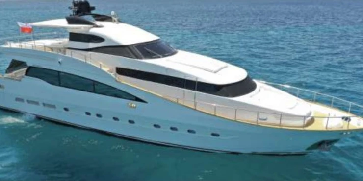 Hire Luxury Yacht with or without skipper Overmarine S.p.a Roses