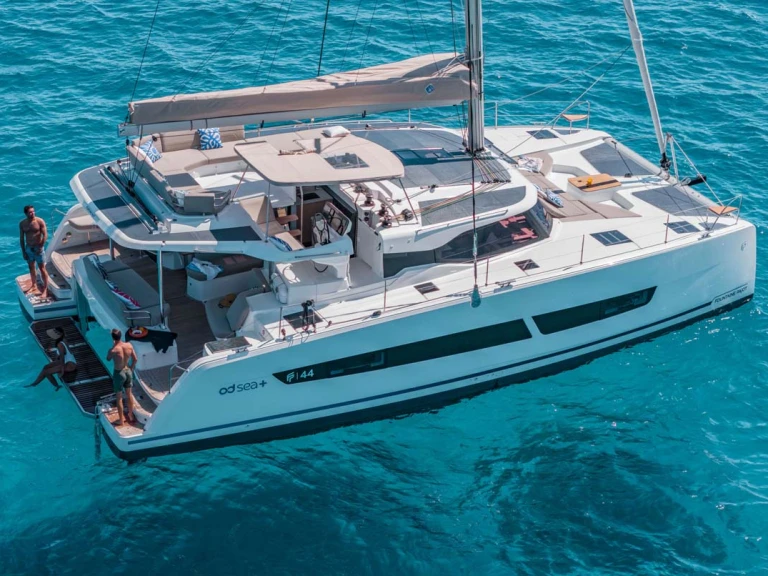 Charter a Fountaine Pajot Fountaine Pajot FP 44 Quatuor - 4 + 2 cab. in Šibenik on Samboat