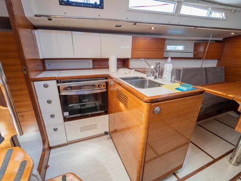 Hire Sailboat Salona with a boat licence