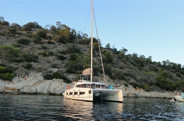 Catamaran hire in Alimos - Bali Bali 4.2