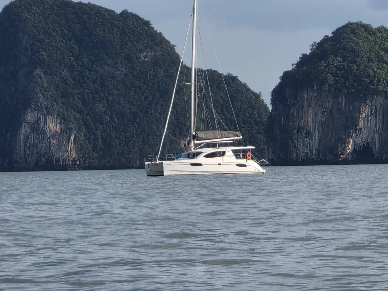 Yacht charter Mai Khao - Leopard Catamarans / Robertson & Caine Leopard 39 on SamBoat