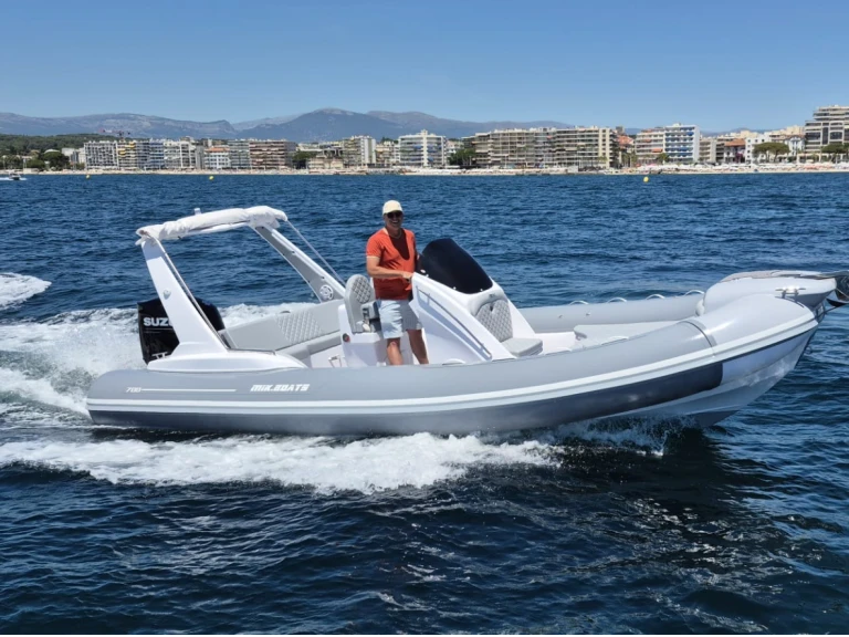 Yacht hire Juan-les-Pins cheap mik 700