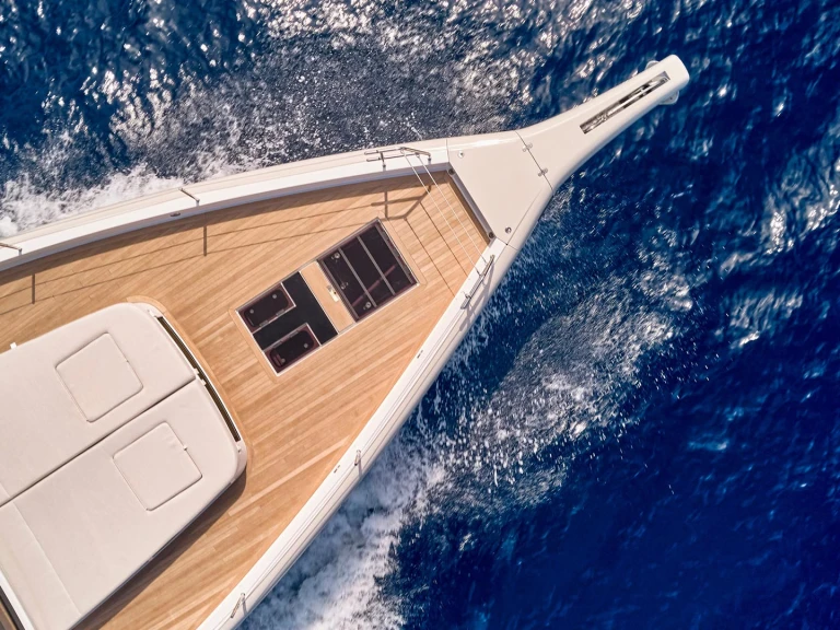 Charter a  Omikron OT60 in Órmos Bay on Samboat