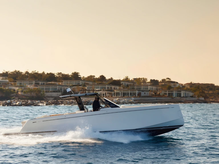 Motorboat to hire Glyfada at the best price