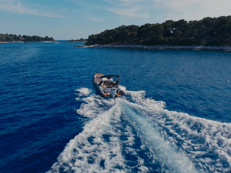 Hire RIB with or without skipper Barracuda Hvar