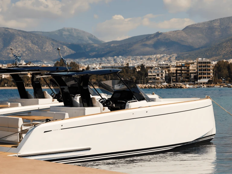 Hire a Pardo Yachts Pardo 38 Glyfada