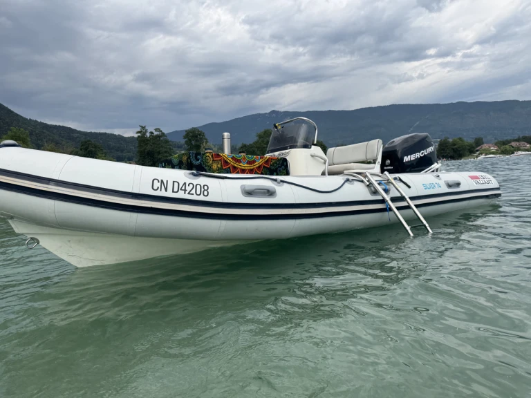 Charter a Valiant Valiant Vg 520 in France on Samboat