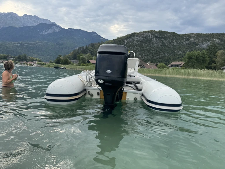 RIB hire in France - Valiant Valiant Vg 520