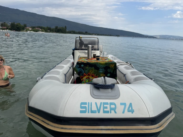 Hire RIB Valiant with a boat licence
