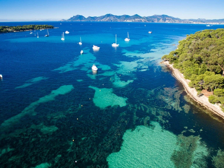Yacht hire Golfe-Juan cheap Catabarge