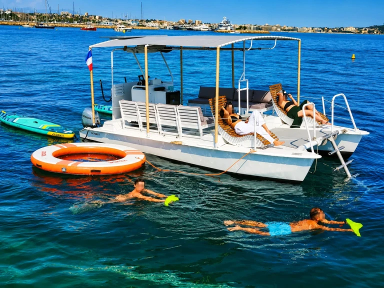 Charter a Caparros Catabarge in Golfe-Juan on Samboat