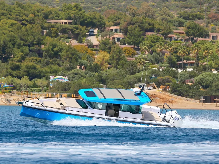 Hire Motorboat Axopar with a boat licence
