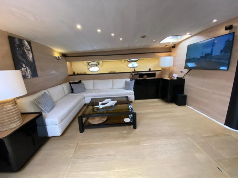 Yacht charter Ornos - Palmer Johnson Palmer Johnson 80 on SamBoat