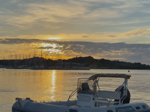 Hire RIB Capelli with a boat licence