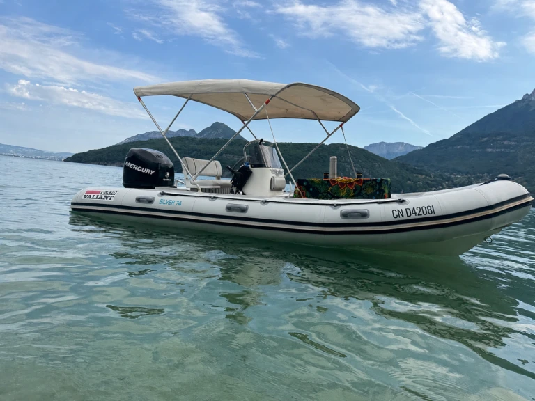Hire RIB with or without skipper Valiant France