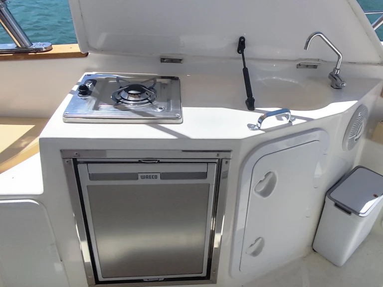 Yacht charter Poreč - Marinello Eden 26 Open on SamBoat