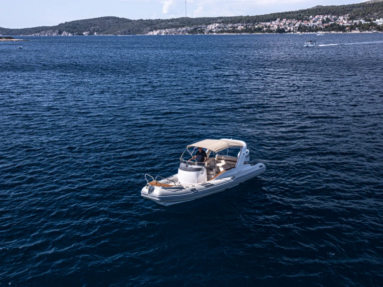 Yacht charter Hvar - Aquamax B 23 F on SamBoat