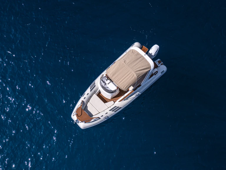 Hire a Aquamax B 23 F Hvar