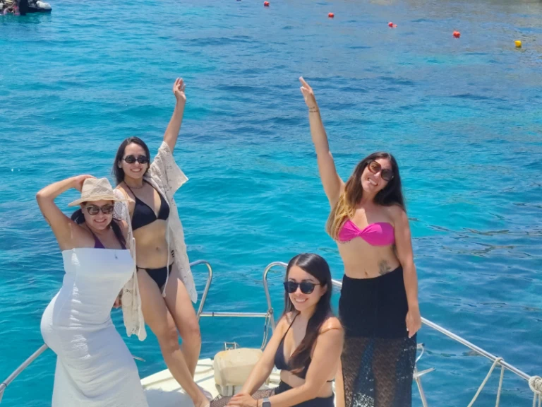 Luxury Yacht to hire Xemxija at the best price