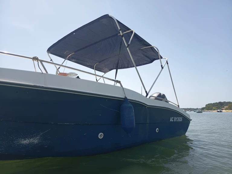 Hire a Cad marine  Cad Marine cad 22 Space  France