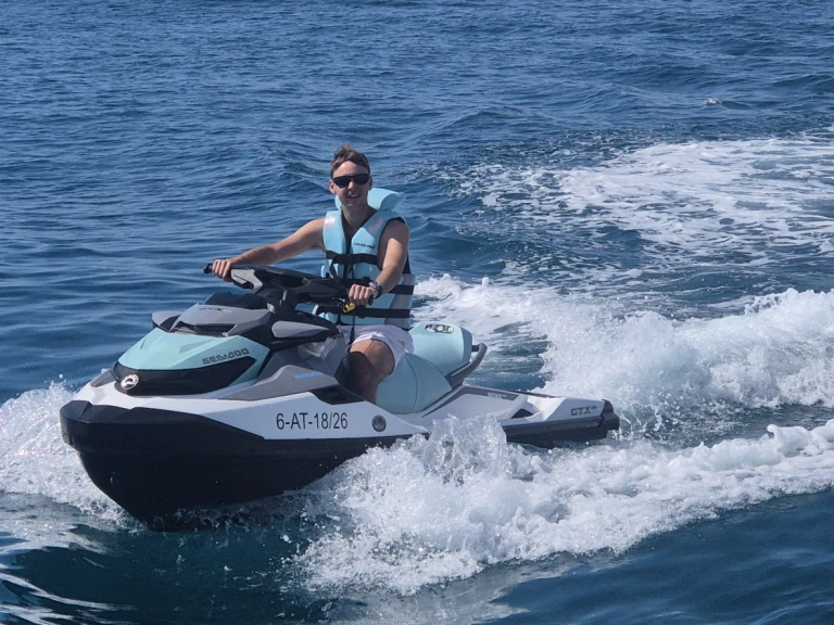 Hire Jet ski with or without skipper Sea-Doo Alicante