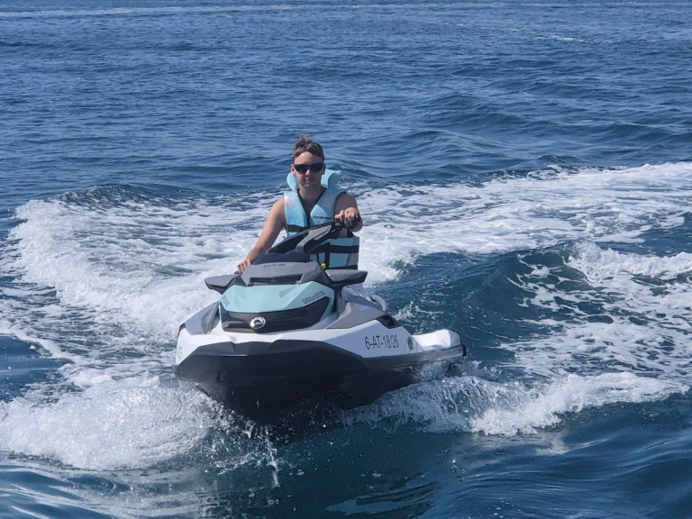 Hire Jet ski Sea-Doo with a boat licence