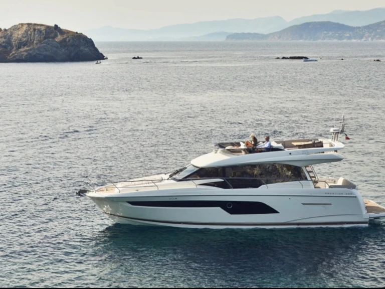 Luxury Yacht hire in Propriano - Prestige Prestige 520 Fly