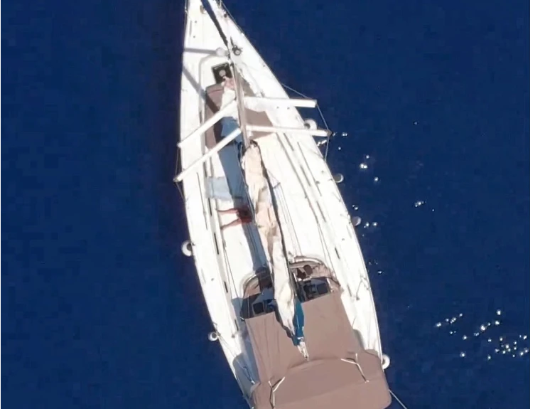 Charter a Bénéteau Cyclades 43.3 in Barcelona on Samboat