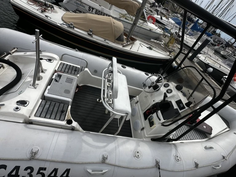 RIB hire in Saint-Cyprien - Zodiac Pro 650