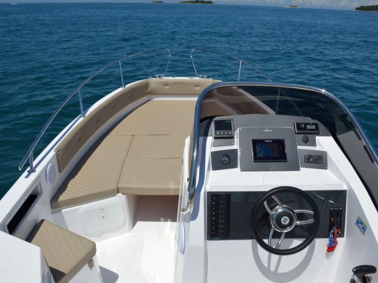 Motorboat hire in Kotor - Marinello Eden 22