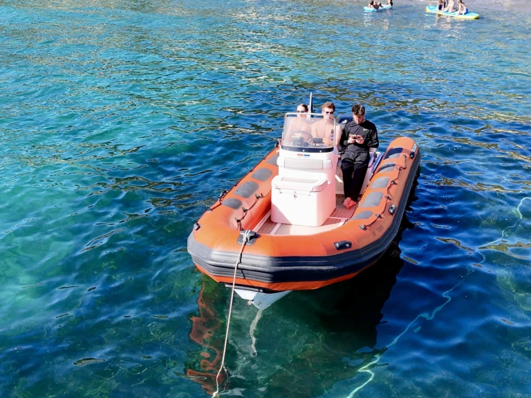 Hire a Valiant V 620 Sport Roses