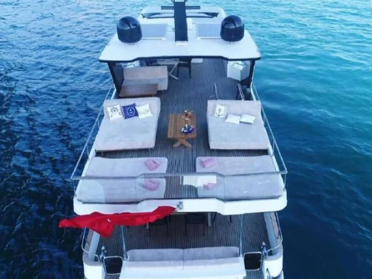 Charter a Custom Made Custom made in Göcek on Samboat
