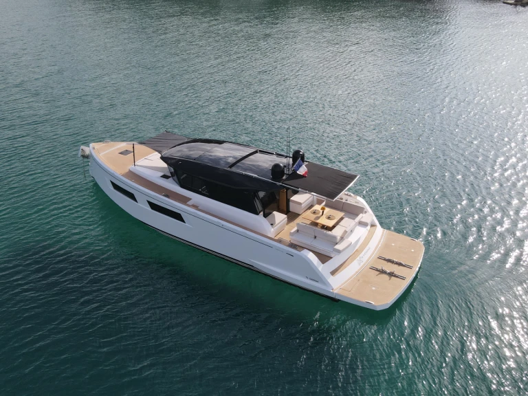 Yacht hire Baie de Bandol cheap GT 52