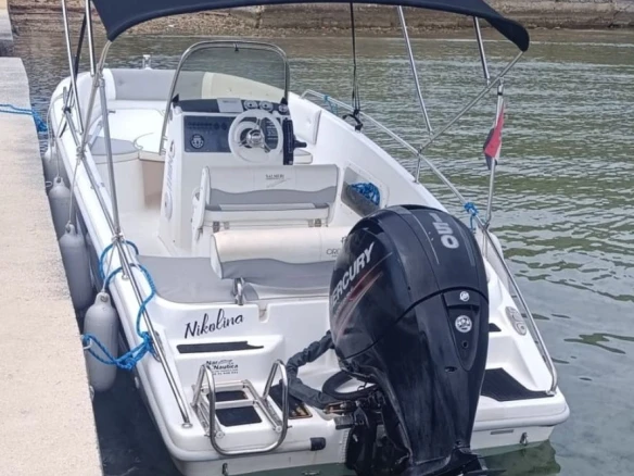 Charter a Orizzonti Calipso 20 in Supetarska Draga on Samboat