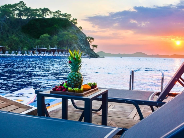 Motorboat to hire Göcek at the best price