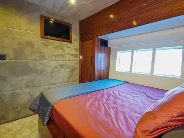 Charter a Custom Made Custom made in Göcek on Samboat