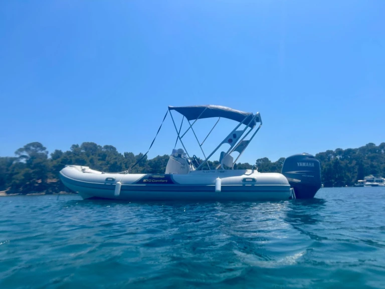 Motonautica-Vesuviana MV 570 Comfort charter bareboat or skippered in  Hyères