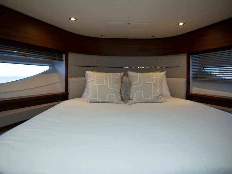 Motorboat to hire Cannes at the best price