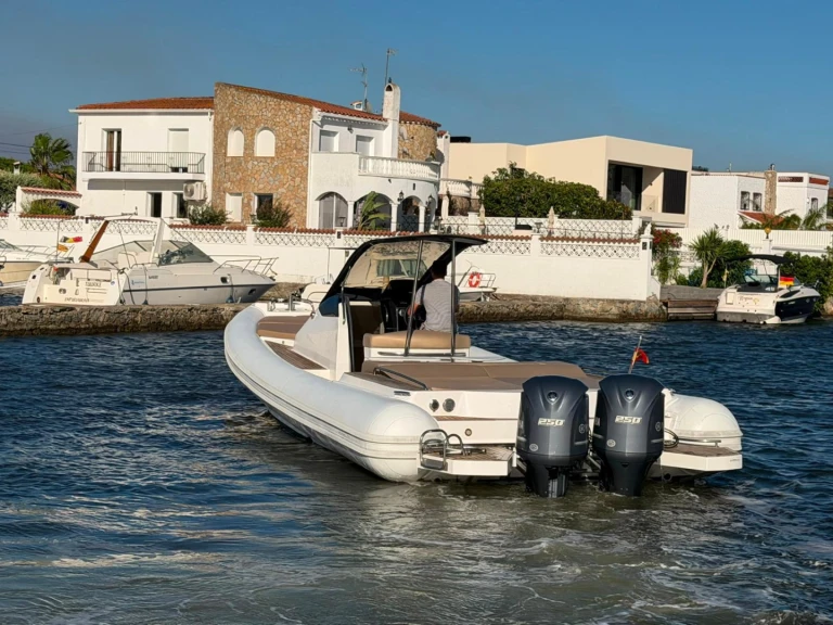 RIB hire in Empuriabrava - Magazzu MX 11