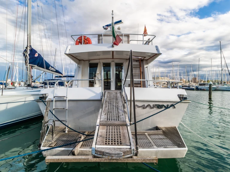 Motorboat to hire Marina di Pisa at the best price
