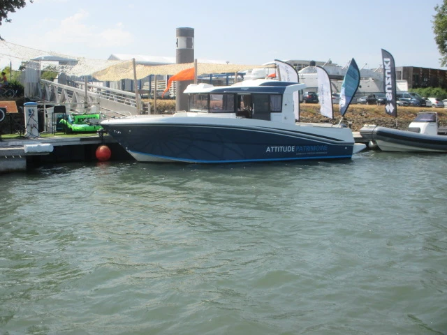 Hire Motorboat Bénéteau with a boat licence