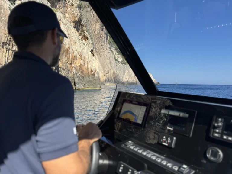 Hire RIB with or without skipper Mazziena Zakynthos