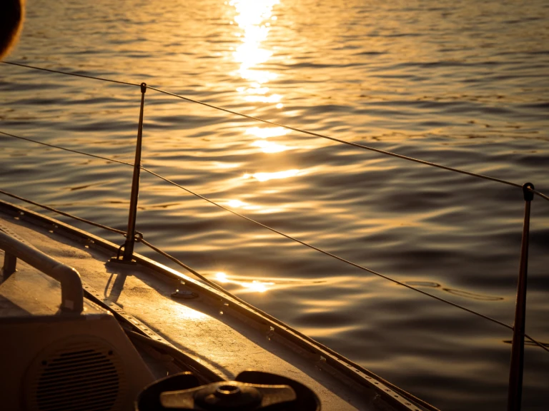 Sailboat to hire La Ciotat at the best price