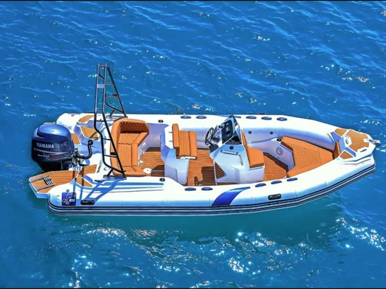 Hire a Viga Boats Viga Luxury 650 Pula