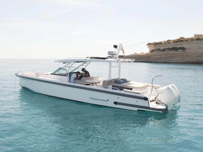 Yacht charter Port Cogolin - Axopar Axopar 37 Sun-Top on SamBoat